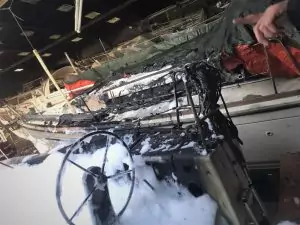 Brand, Schaden, Brennende Yacht